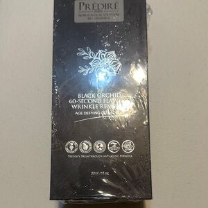 Prédiré Black Orchid Wrinkle Remover